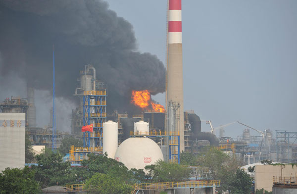Oil refinery on fire in NE China