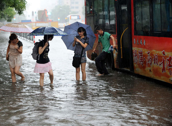 Torrential rains pound E China city