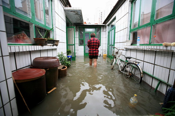 Communities flooded by rainwater in Tianjin