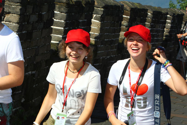 Russian students enjoy summer camp in Beijing