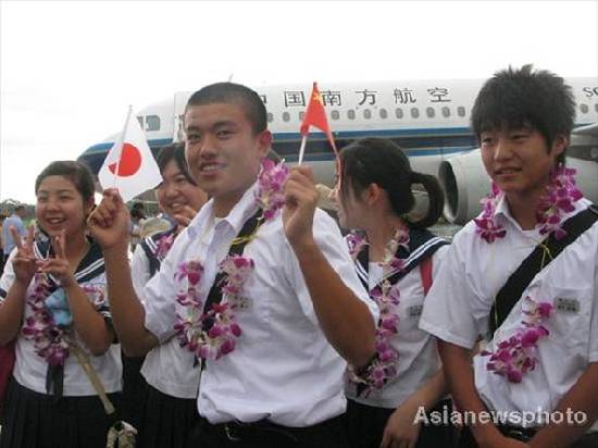 Youth from Japan quake-hit zone visit Hainan