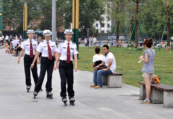 Law and order on roller blades in SW China city