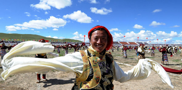 Tibet's horse racing gala