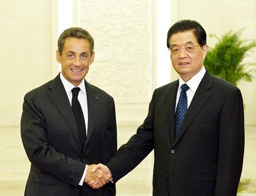 President Hu meets French counterpart Sarkozy