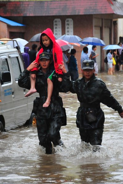 Downpour traps residents in SW China county