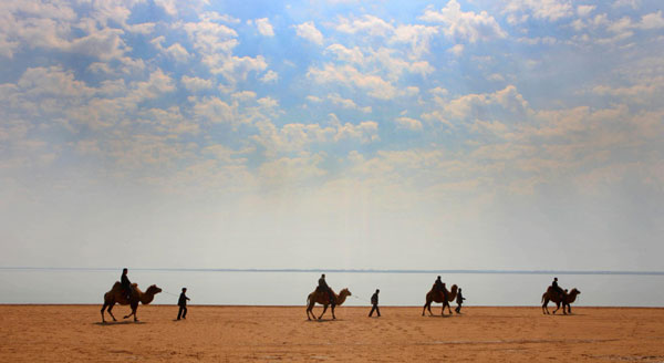 China's largest desert lake shrinking