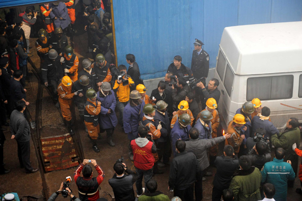 8 killed, 37 rescued in C China coal mine