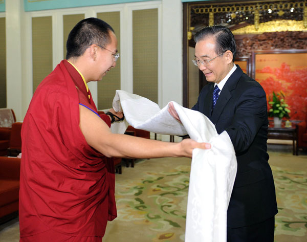Premier Wen meets 11th Panchen Lama