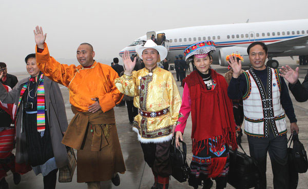 Deputies arrive in Beijing for two sessions