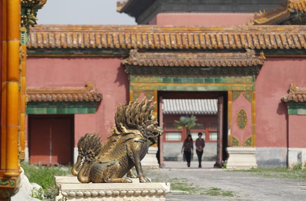 Forbidden City breaks down another barrier