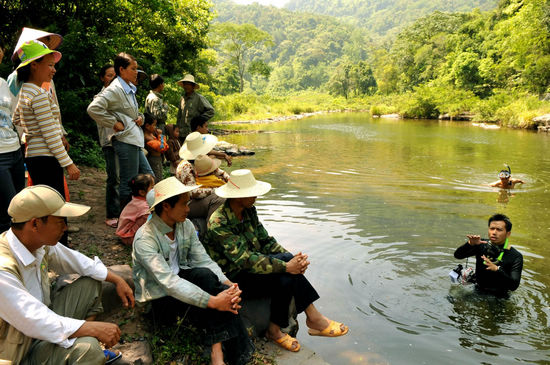Helping preserve rainforest in S China