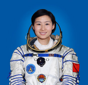 China's female astronaut to improve efficiency