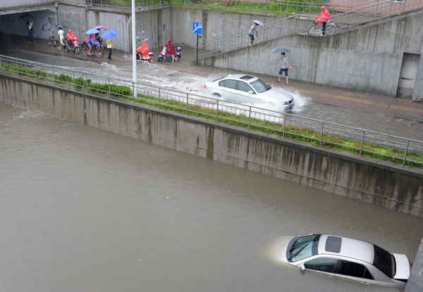 Heavy rains soak E China city