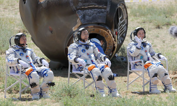 Wen: China open to space cooperation
