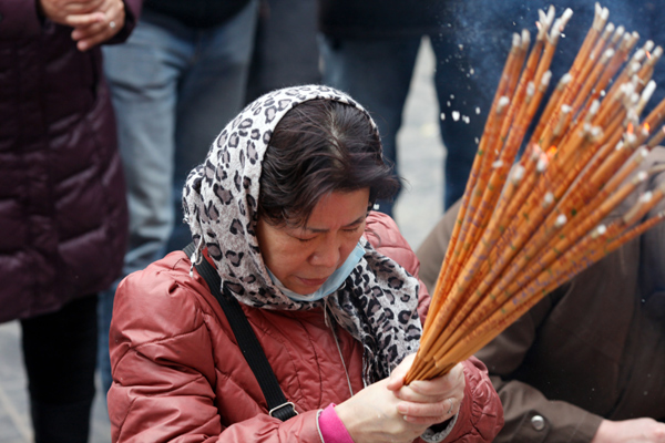 Pray for good fortune in Year of the Snake