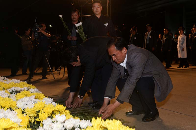 Residents mourn the dead in Kunming terror attack