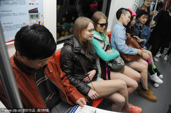 'No-pants' ride on Earth Day in China