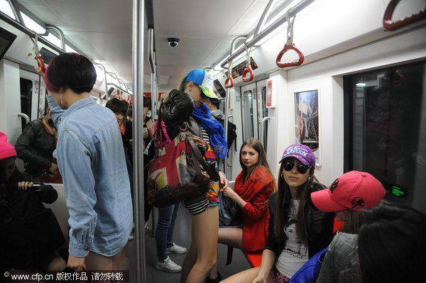 'No-pants' ride on Earth Day in China