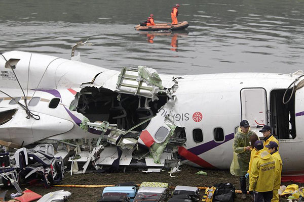Taiwan plane survivors 'changed seats before take-off'