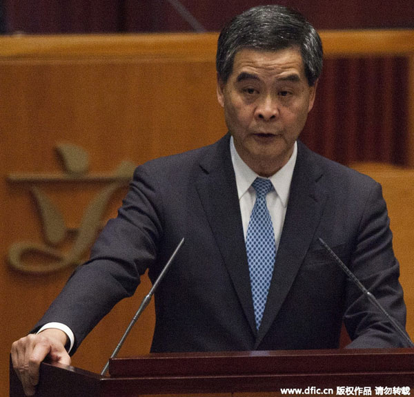 HK Chief Executive calls for forbearance towards mainland tourists