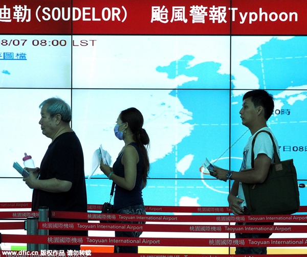 Super typhoon Soudelor batters Taiwan, casualties reported