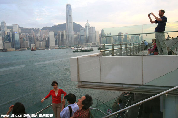 Mainlanders bypass Hong Kong for Golden Week