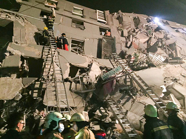 Rescuers race to save surviviors in Taiwan