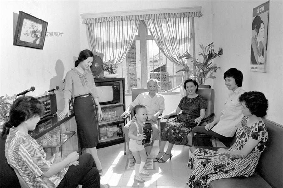 Well-off Chinese families of the 1980s and 90s in pictures