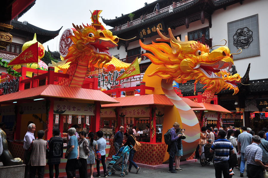 Dragon Boat Festival's colorful customs