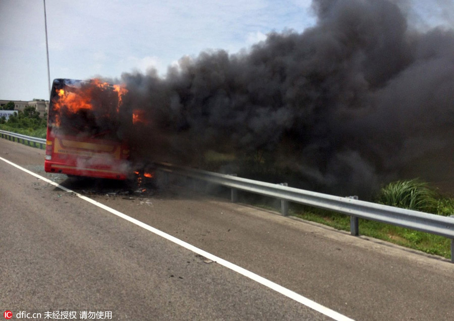 26 die after tour bus catches fire on highway in Taiwan