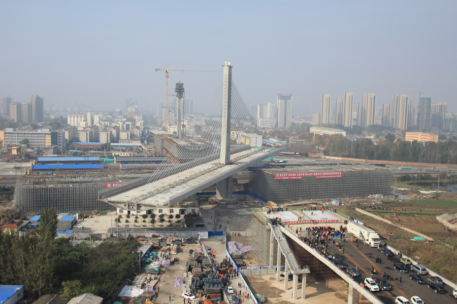 Overhead bridge rotated in East China's Shandong
