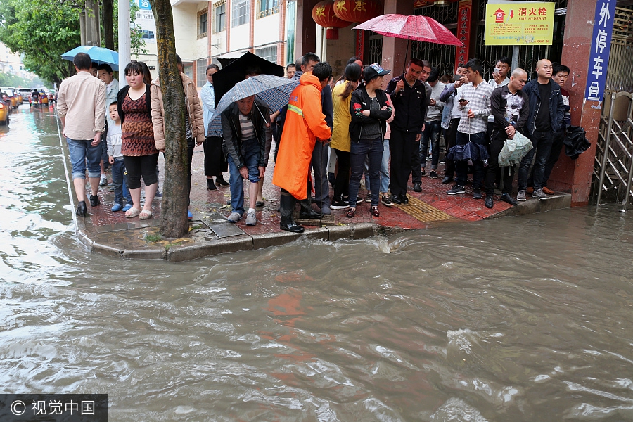 Torrential rain sweeps southern China