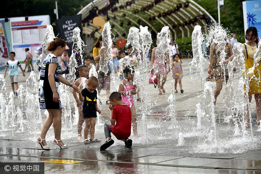 High temperatures hit many places across the country