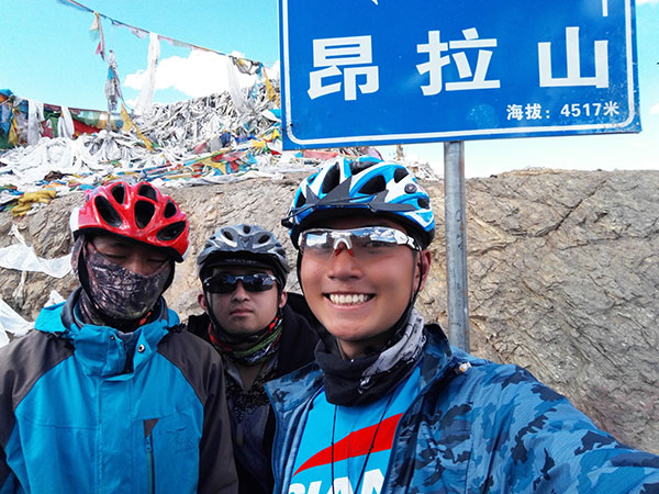 Boy, 16, cycles 3,000km from Xinjiang to Tibet