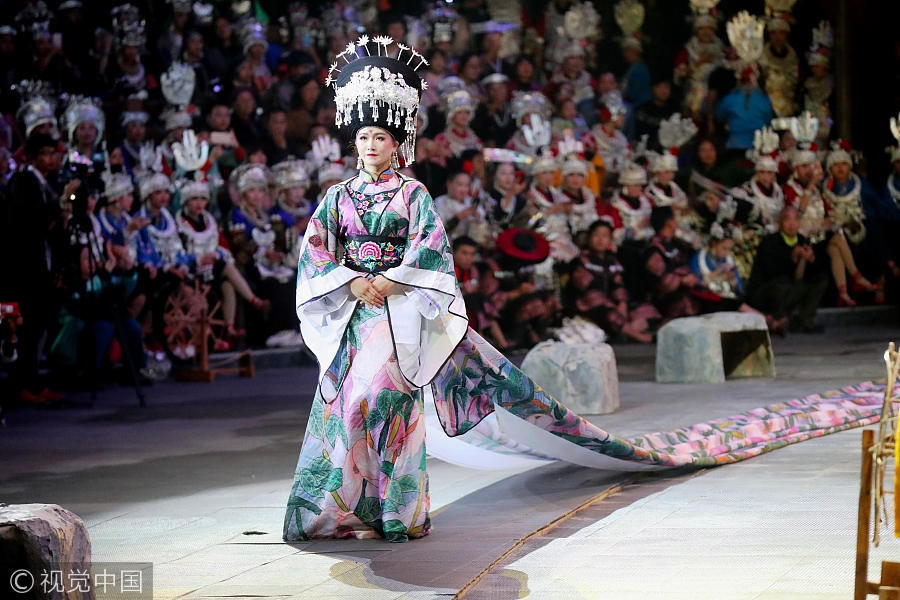 Miao costumes on display at culture festival in Hunan