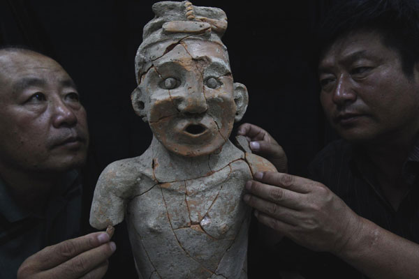 5,300-year-old Mongolian statue pieced together