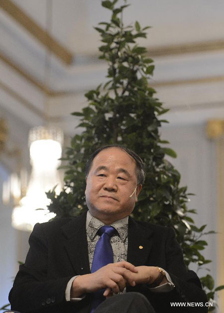 Mo Yan arrives in Stockholm for Nobel Prize ceremonies