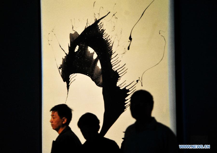 Exhibition of Meneghetti's paintings kicks off in Wuhan