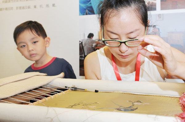 Shanghai intangible cultural heritage showcased in Taipei