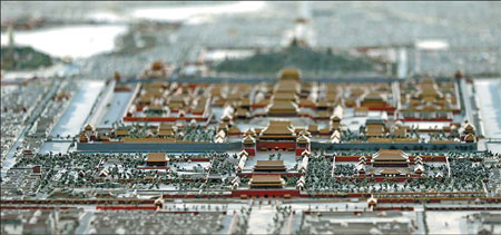 Model gives glimpse of old Beijing