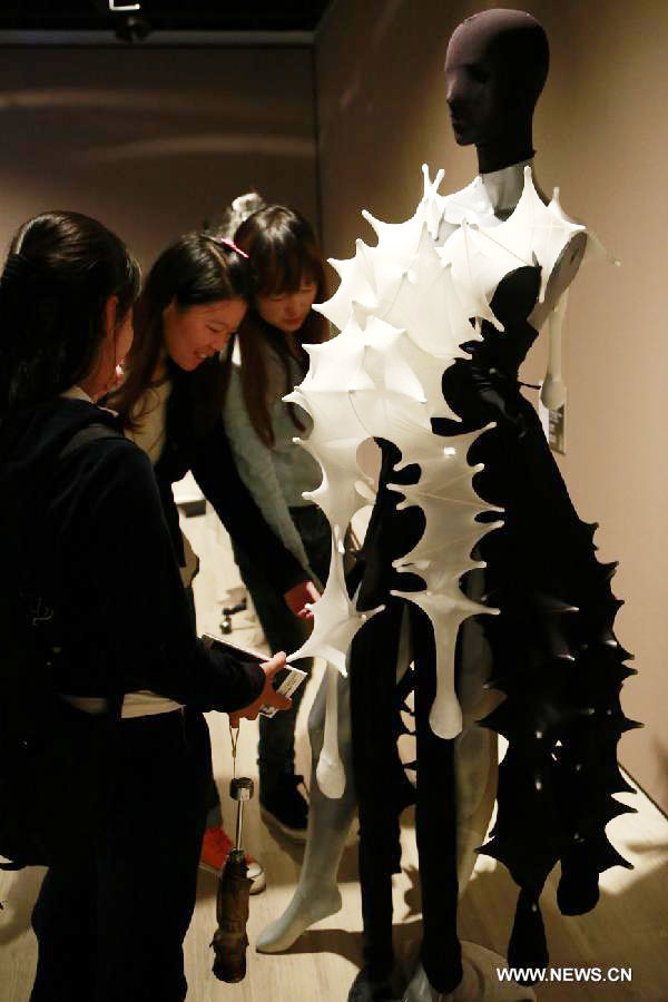 2013 Beijing Fashion art show kicks off