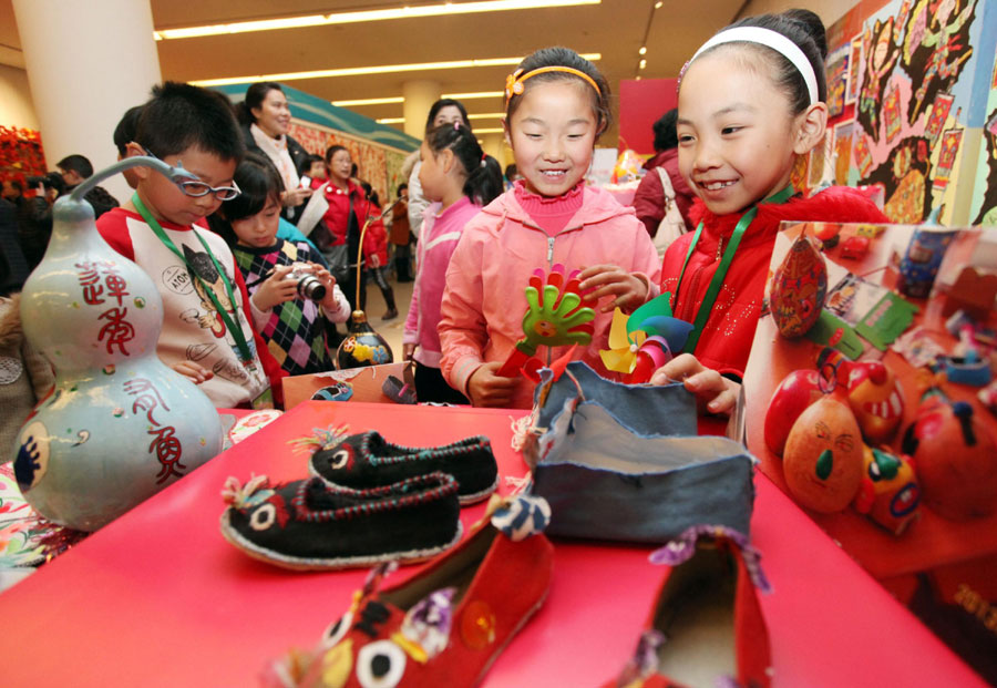 Tianjin celebrates 609th anniversary with art show