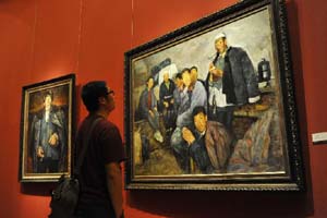 CCTV host holds art exhibition