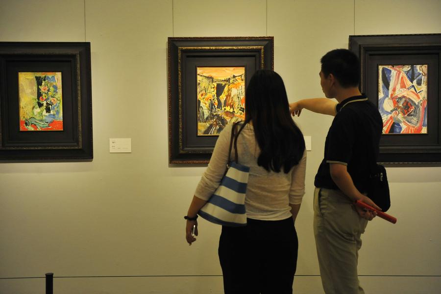 2014 Chinese Oil Painting Biennale opens