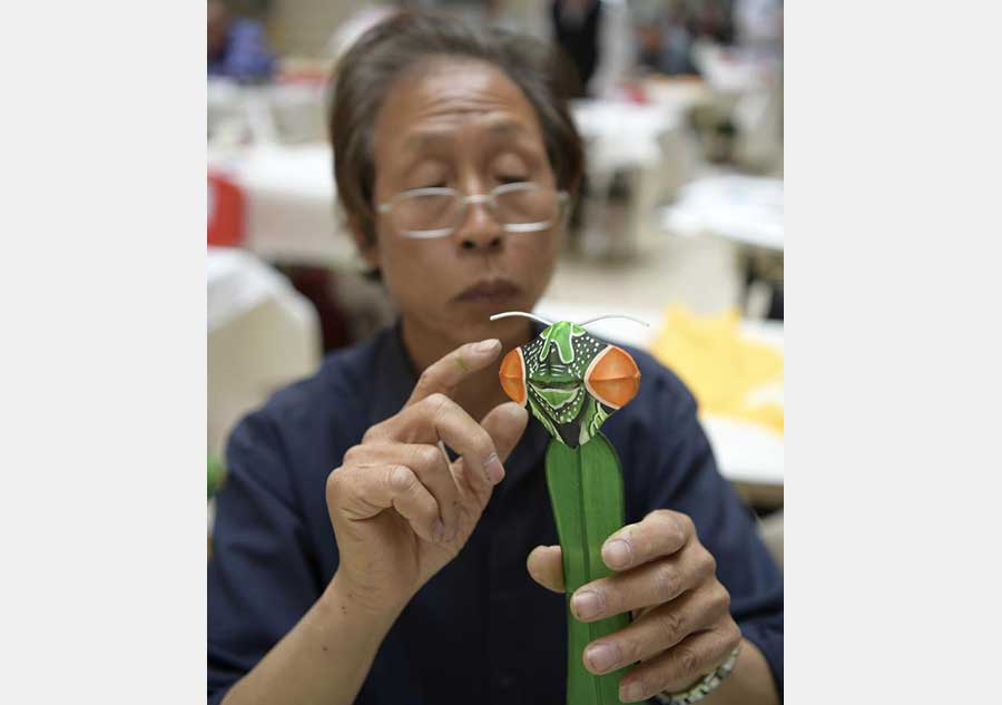 Kite making contest held in Langfang, N China's Hebei