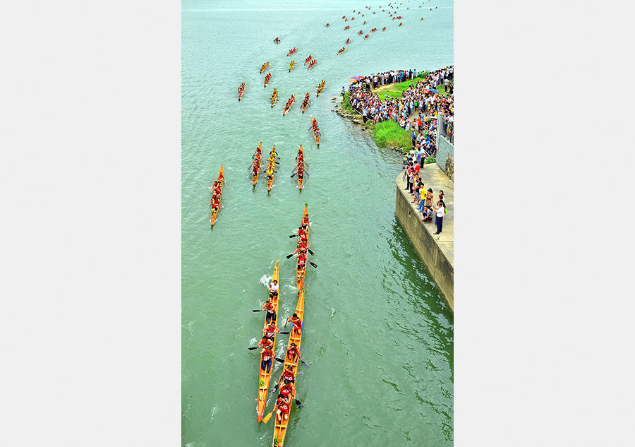 Photographers capture Dragon Boat Festival celebrations in China