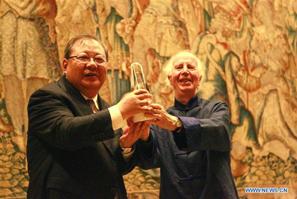 Lifetime award for Chinese poet at British cultural festival