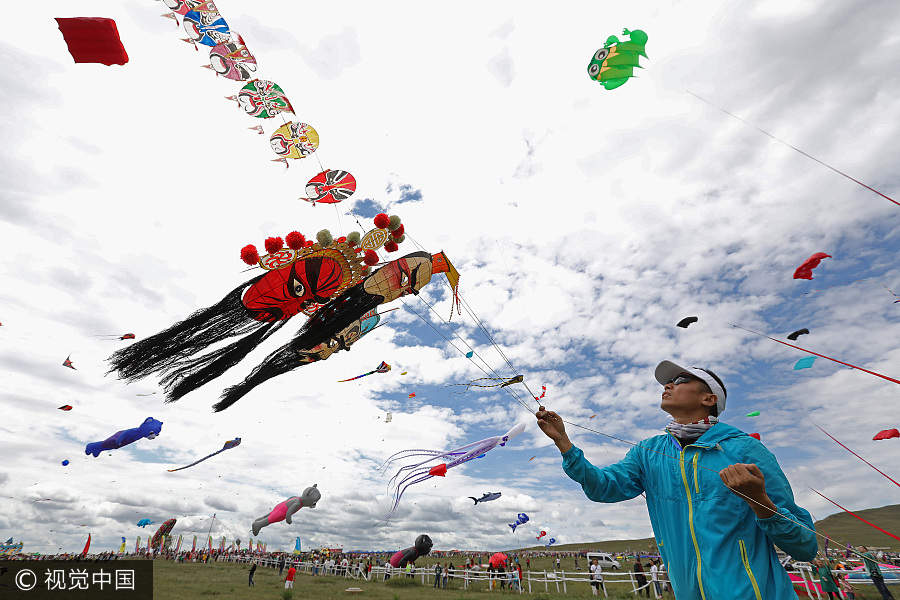 Int'l kite festival kicks off in Hebei