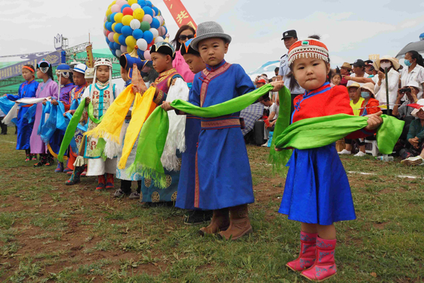 Traditional harvest festival seeks to preserve ethnic Mongolians' culture