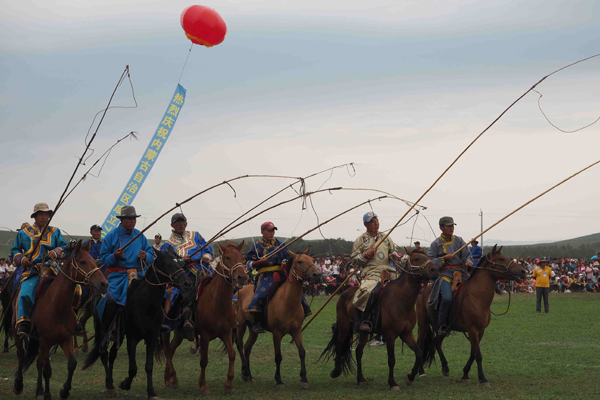 Traditional harvest festival seeks to preserve ethnic Mongolians' culture
